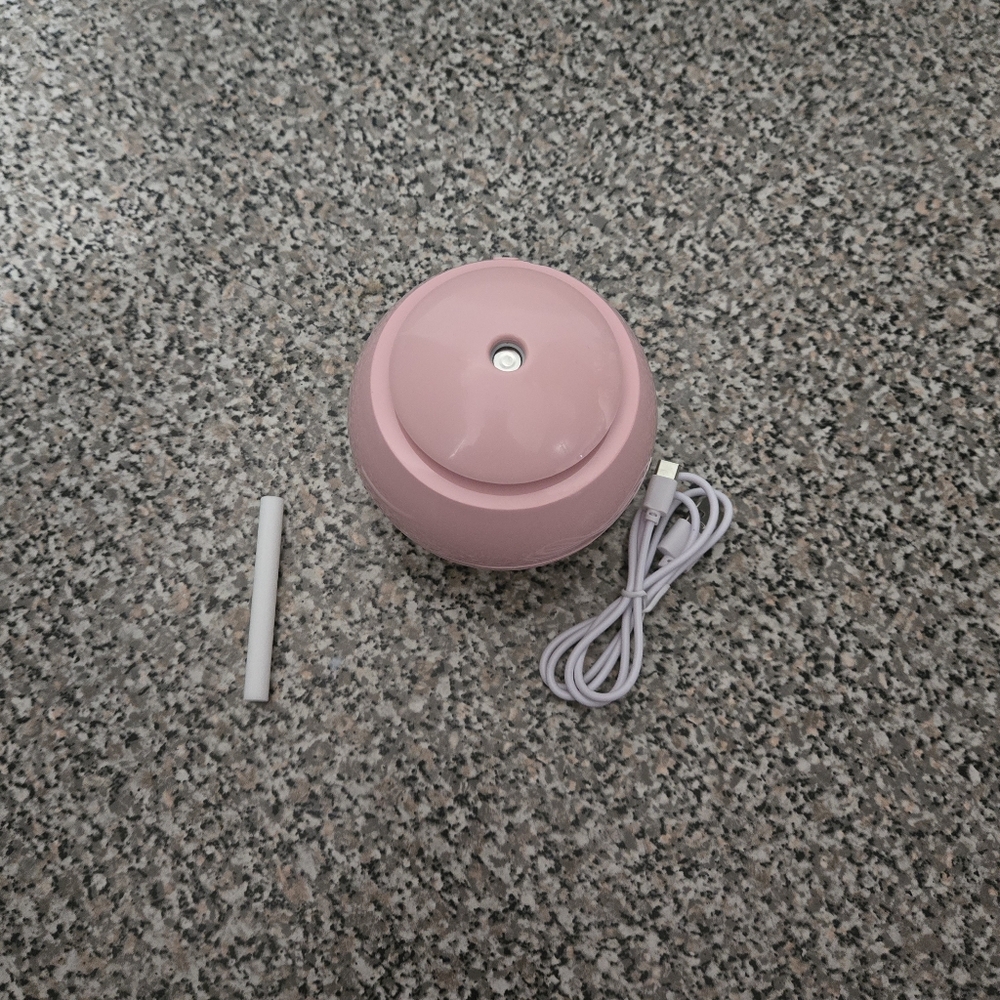 🍒🍒 Small Light Up Pink Sphere Humidifier - Picture 5 of 5